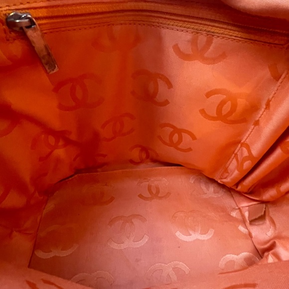 CHANEL Cambon Ligne Tote Bag - Picture 6 of 17